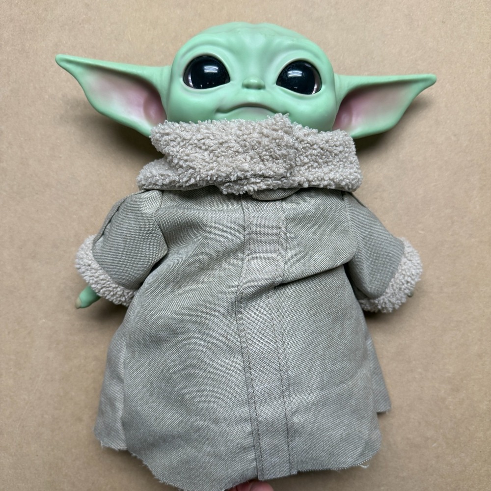 Mattel Star Wars The Mandalorian The Child Grogu Baby Yoda Plush Vinyl Head Toy